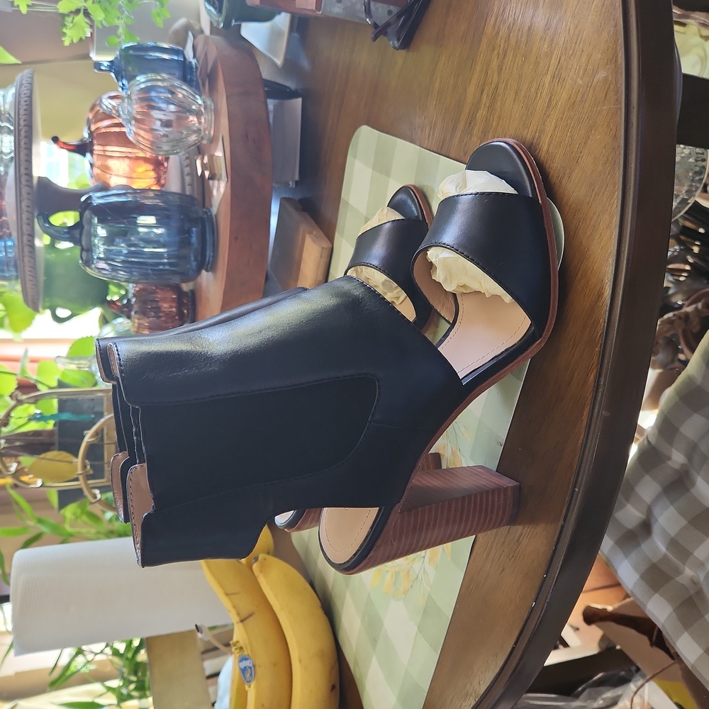 Pour La Victoire leather sandals